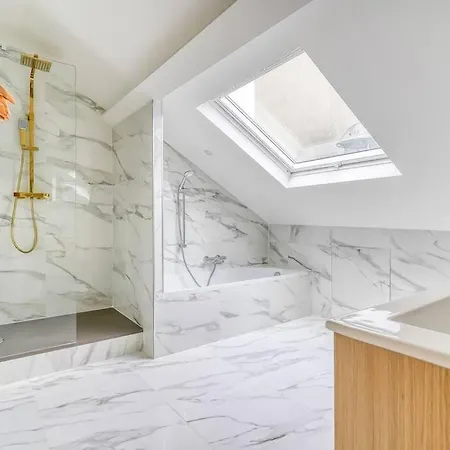 4d#appart 4pers # 1 # Commerce # 15#ac Apartment *